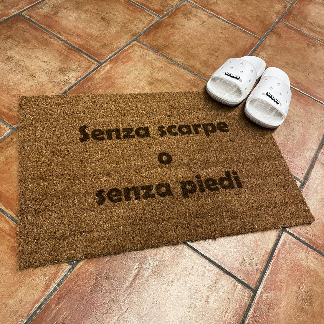 Senza scarpe o senza piedi