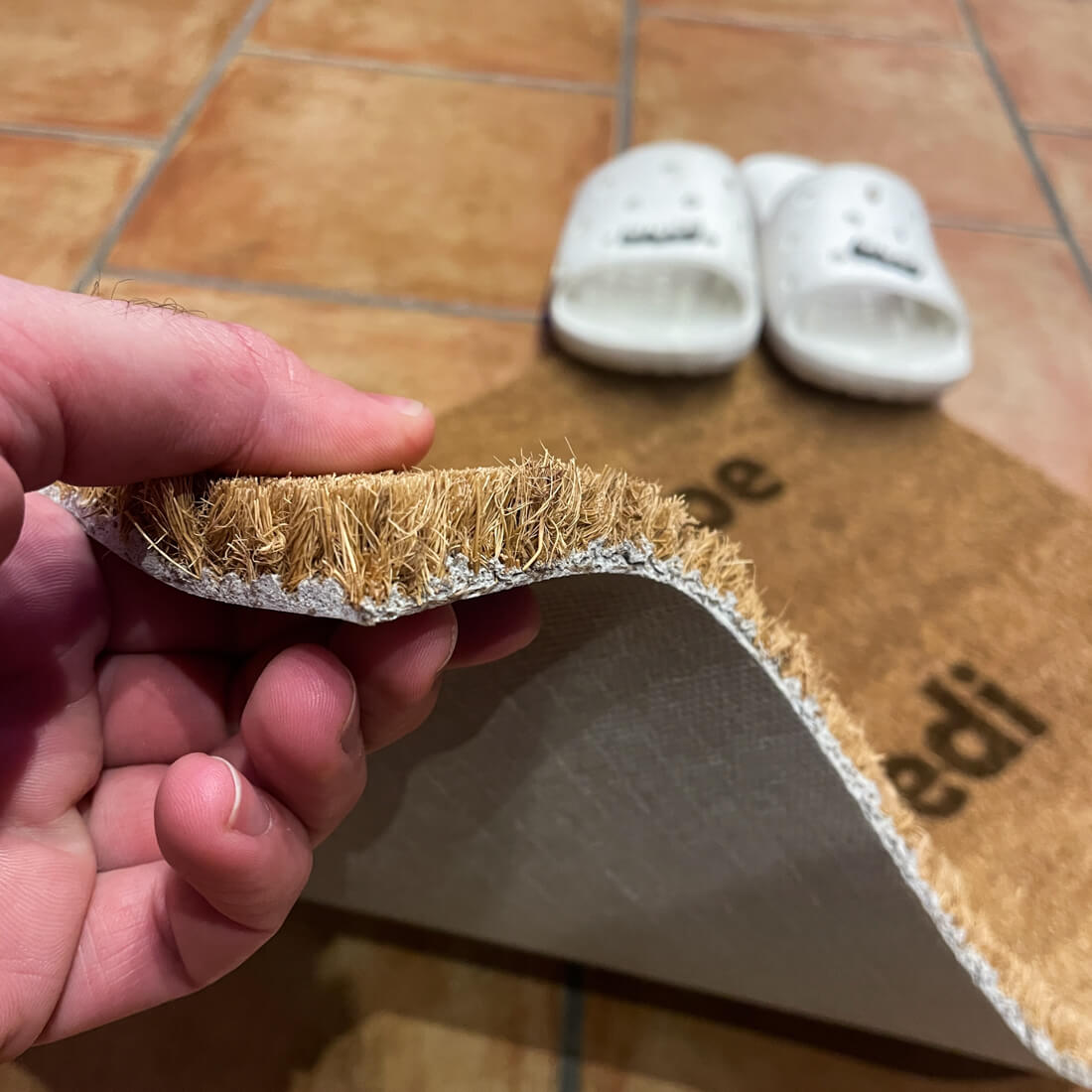 Senza scarpe o senza piedi