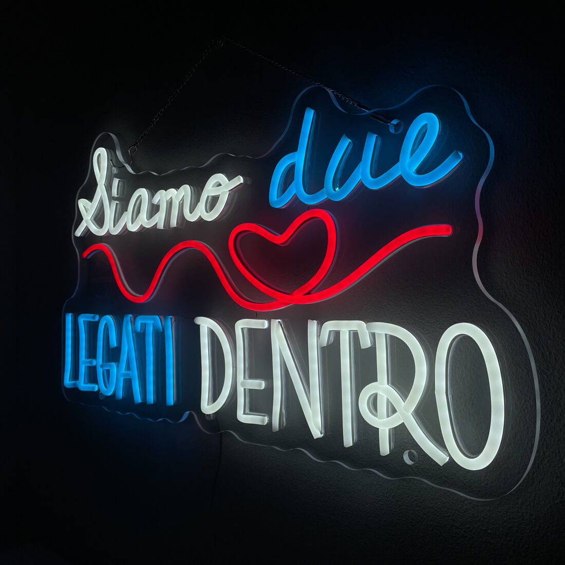 Siamo due legati dentro