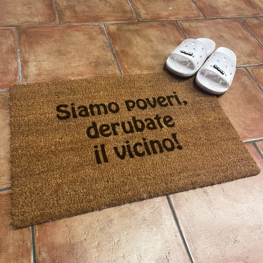 Siamo poveri, derubate il vicino!